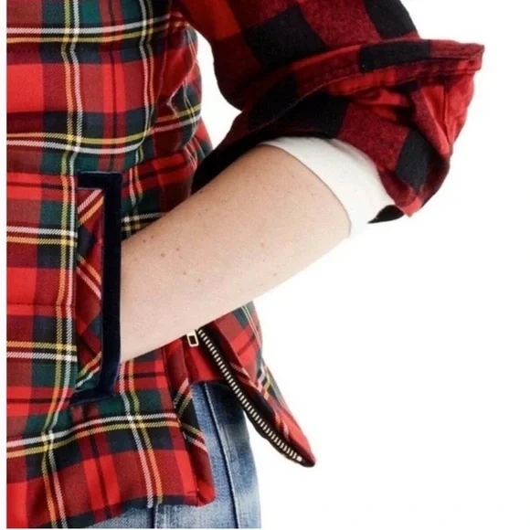 New nwt J.Crew Tartan Plaid Mountain Puffer Vest small - Picture 11 of 13